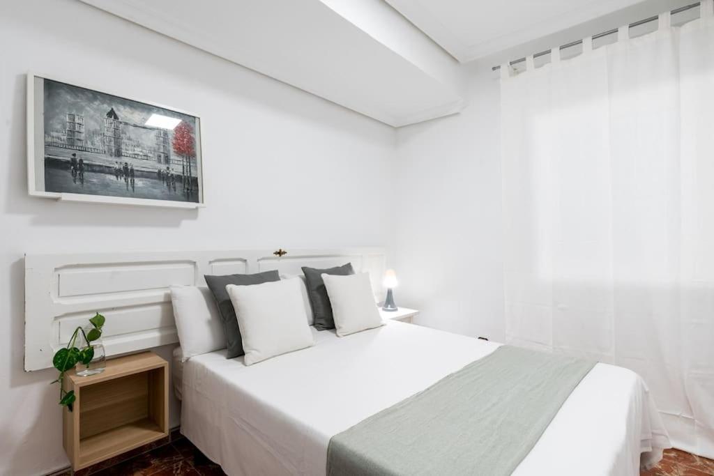 Santa Justa Urban Apartment Sevilla Exterior foto