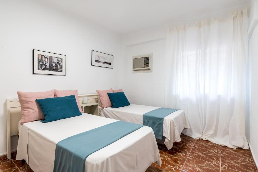 Santa Justa Urban Apartment Sevilla Exterior foto